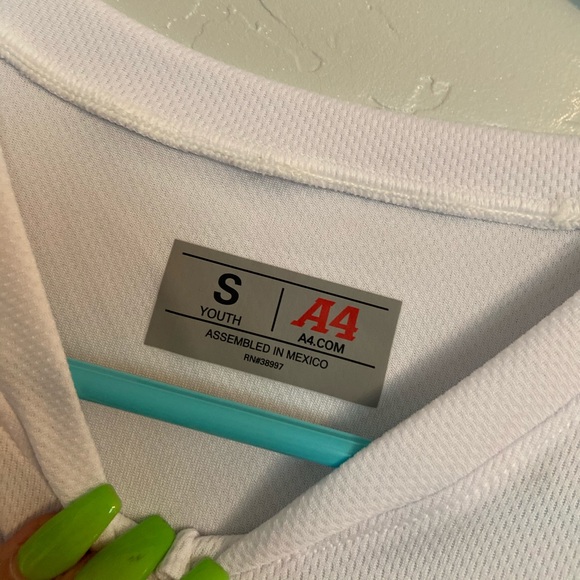 Custom made fitted tee - Picture 3 of 3